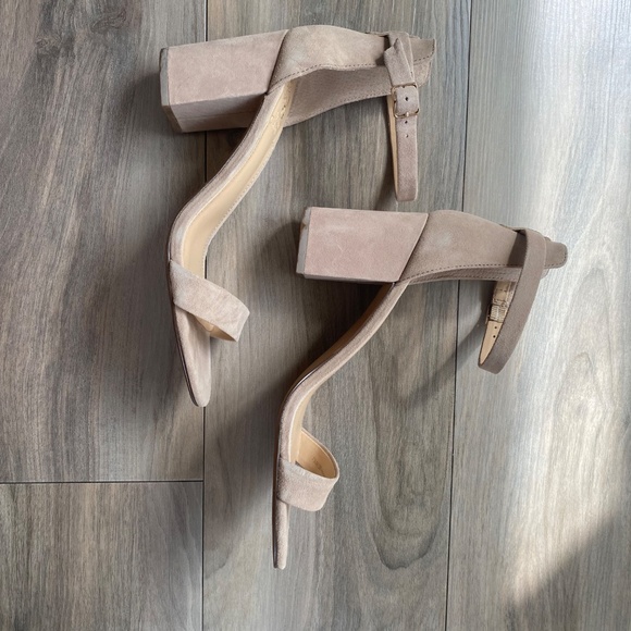 Beige Suede Block Heel Sandal 7.5 - Picture 5 of 12